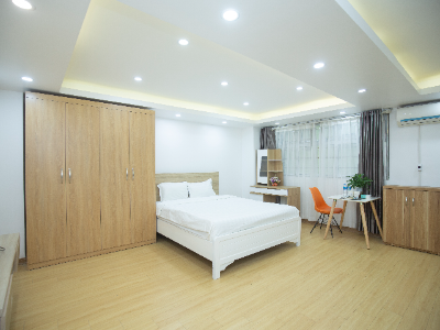 Tòa nhà Sumitomo cho thuê căn hộ dịch vụ 1 phòng ngủ diện tích 40m² tại phố Linh Lang, khu vực trung tâm, gần Lotte, Daewoo và Đại sứ quán Nhật Bản.