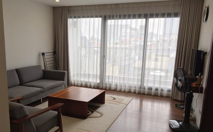 One-bedroom serviced apartment facing to Ba Mau Lake for rent in Dong Da dist