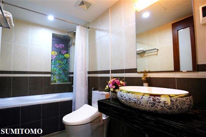Toà nhà Sumitomo cho thuê căn hộ dịch vụ cho người Nhật tọa lạc tại vị trí đắc địa 48/12 Đào Tấn ngay trung tâm quận Ba Đình, Hà Nội.
