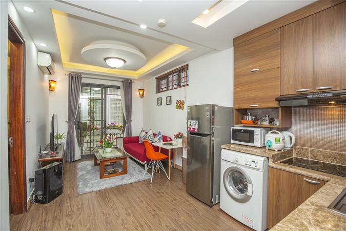 Căn hộ dịch vụ 1 ngủ cho thuê 48/12 Đào Tấn gần Daeoo, Lotte. Di chuyển tiện lợi ngay vị trí trung tâm Hà Nội, ánh sáng, view đẹp, đầy đủ tiện nghi