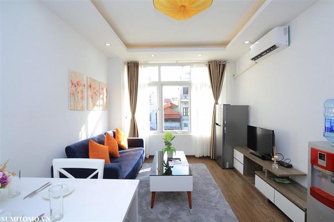Cho thuê căn hộ 1 ngủ phố Linh Lang dịch vụ tiện nghi, nội thất mới