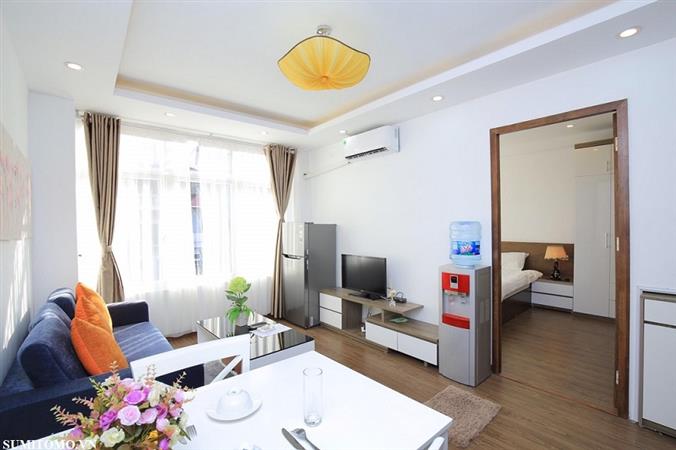 Cho thuê căn hộ 1 ngủ phố Linh Lang dịch vụ tiện nghi, nội thất mới