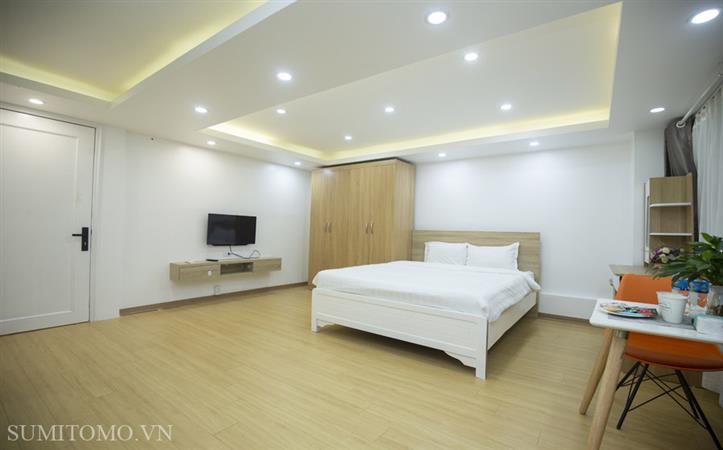 Cho thuê căn hộ 1 ngủ phố Linh Lang dịch vụ tiện nghi, nội thất mới