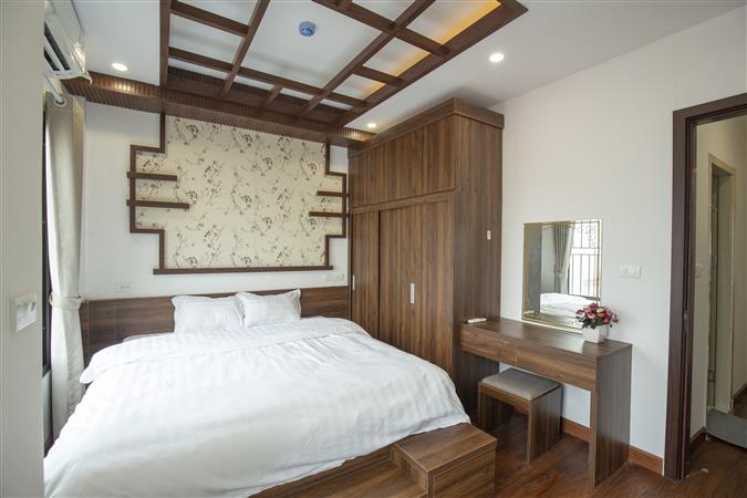 Cho thuê căn hộ 1 ngủ phố Linh Lang dịch vụ tiện nghi, nội thất mới