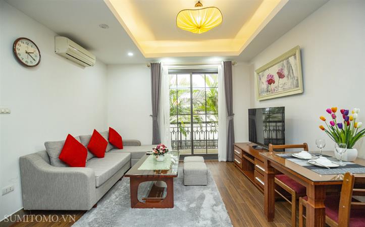 Nice and bright house with 1 bedrooms, 1 bathrooms for rent on Dao Tan street