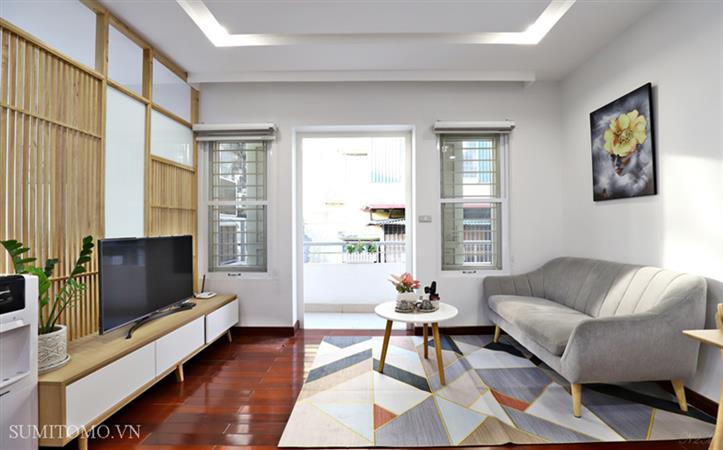 スミトモビル（Sumitomo Building） Linh Langエリア、Lotte近く 広いバルコニー付き・602号室レイアウトのサービスアパート賃貸