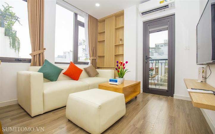 ハノイ市バーディン区の中心部、リンラン通り81番地に位置する便利な立地の2ベッドルームサービスアパートです。