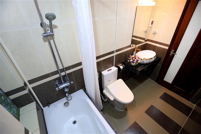 Tòa nhà Sumitomo cho thuê căn hộ dịch vụ 1 ngủ 55m2 tại Đào Tấn gần Lotte