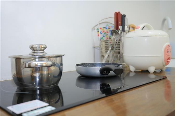 Tòa nhà Sumitomo cho thuê căn hộ dịch vụ 1 phòng ngủ diện tích 60m² tại phố Linh Lang  khu vực trung tâm, gần Lotte, Daewoo và Đại sứ quán Nhật Bản.