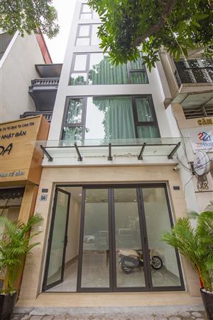 Căn hộ dịch vụ phố Phan Kế Bính cho thuê căn 1 ngủ 55m2, thoáng có ban công rộng